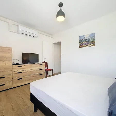 Elegant T3 Climatise A Saint-cyr-sur-mer, Proche Des Lecques, Terrasse Et Parking - Fr-1-770-10 Saint-Cyr-sur-Mer