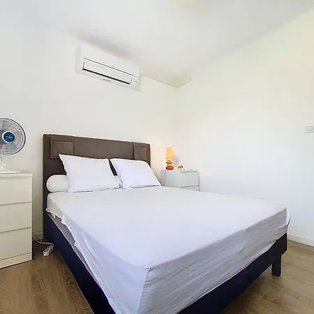 Elegant T3 Climatise A Saint-cyr-sur-mer, Proche Des Lecques, Terrasse Et Parking - Fr-1-770-10 Apartamento *