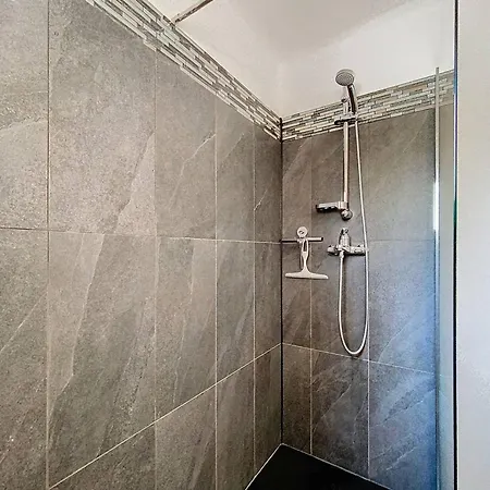 Apartamento Elegant T3 Climatise A Saint-cyr-sur-mer, Proche Des Lecques, Terrasse Et Parking - Fr-1-770-10 Saint-Cyr-sur-Mer